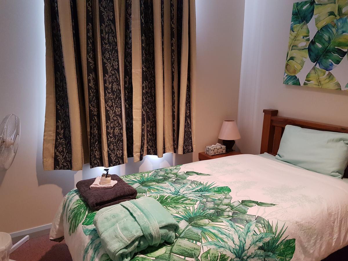 Queen Of The Murchison Guest House & Cafe Cue 외부 사진