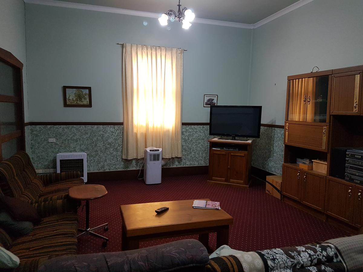 Queen Of The Murchison Guest House & Cafe Cue 외부 사진